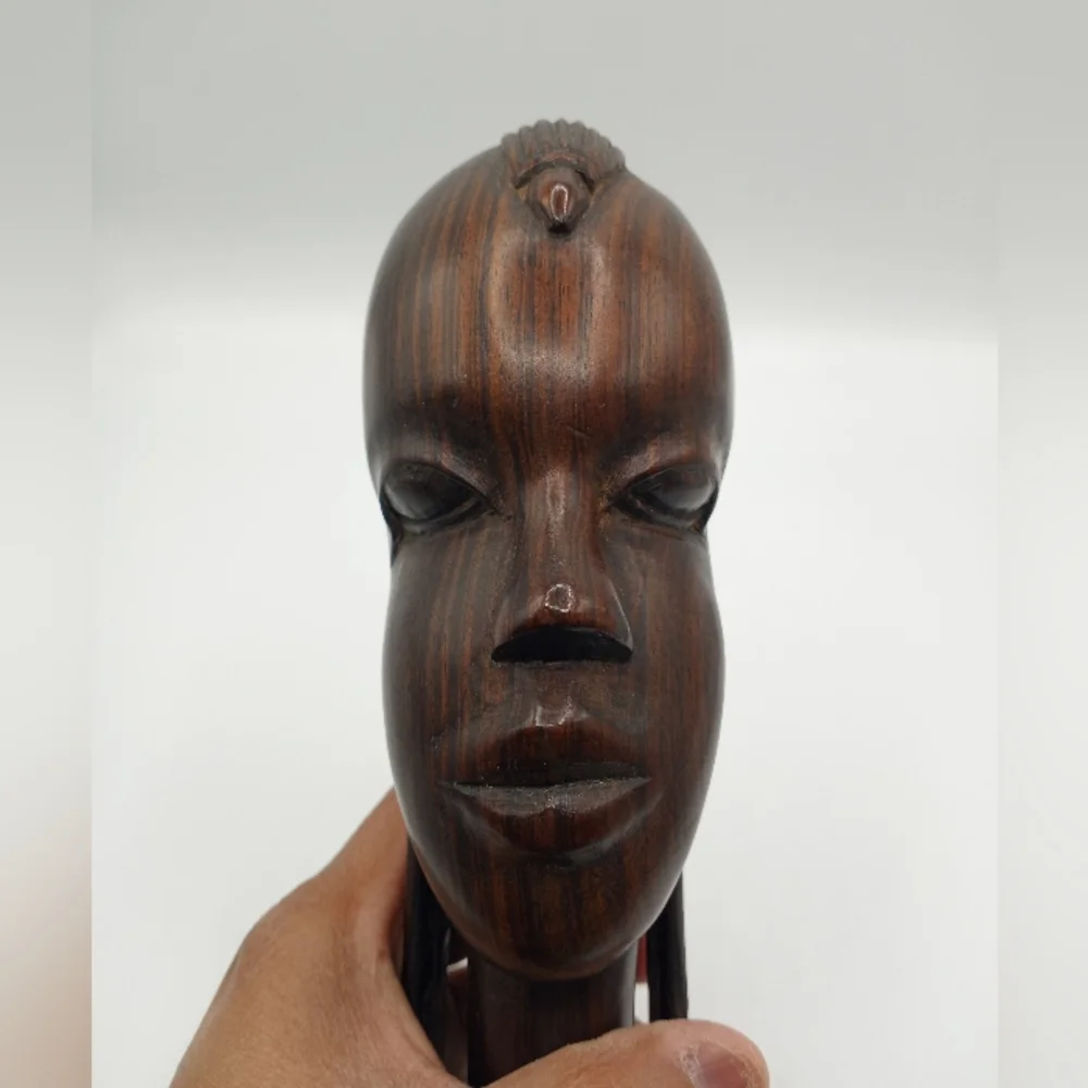 Vintage hand carved African tribal statue - Picture 5 of 8